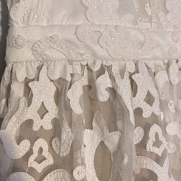 Minute Ivory Occasion Dress - Picture 4 of 9